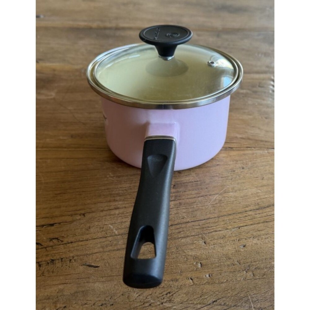 Le Creuset Enamel on Steel Saucepan with glass lid 5.5 in 1.5 qt Satin Pink NEW - Picture 4 of 16